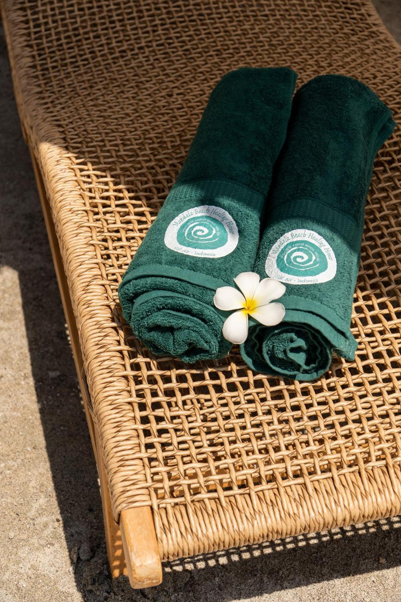 Mandala Beach Healing Rooms Gili Air Extérieur photo